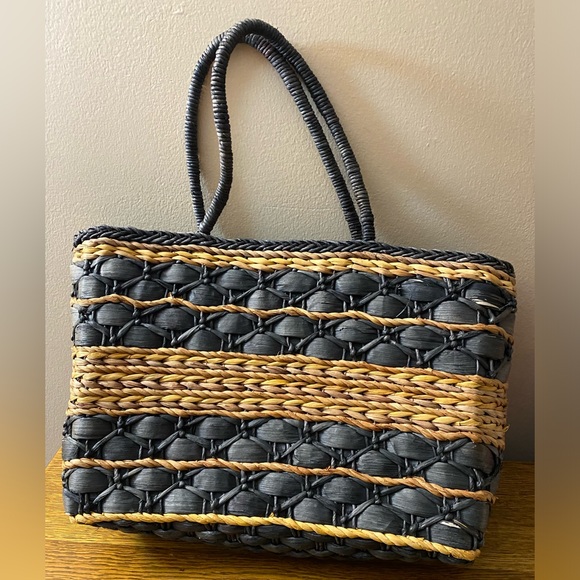 Vintage corn husk purse with 3 sections. - Picture 7 of 9